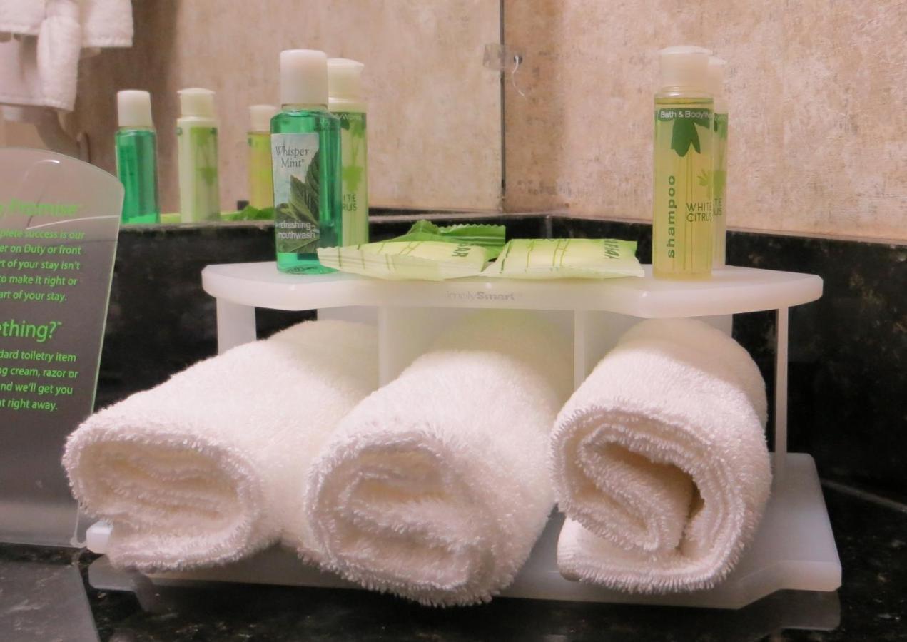 Holiday Inn Express Hotel & Suites San Dimas By Ihg Room photo