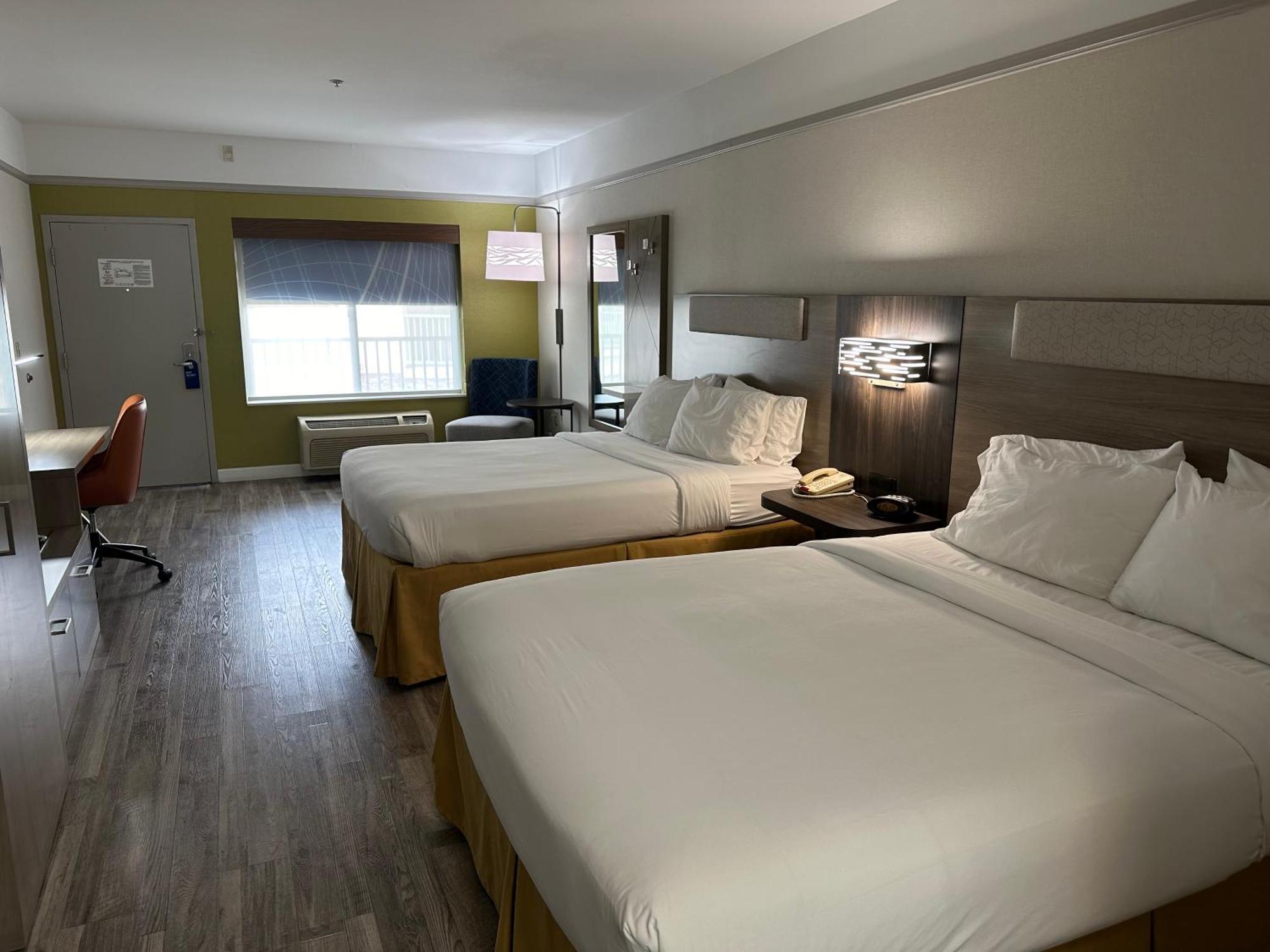 Holiday Inn Express Hotel & Suites San Dimas By Ihg Exterior photo